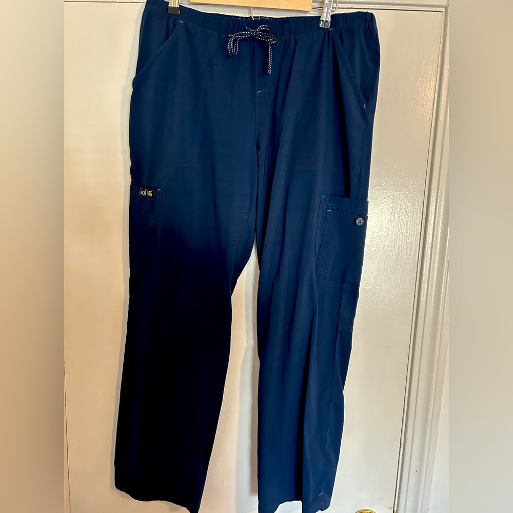 koi Basics Holly Women's 8-Pocket STRETCH Cargo Scrub Pants